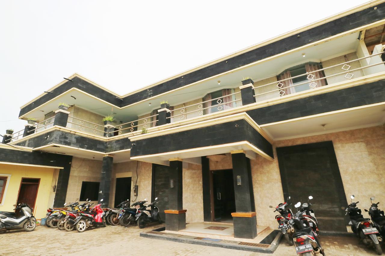 Hotel Ellysta Tangerang Exterior foto